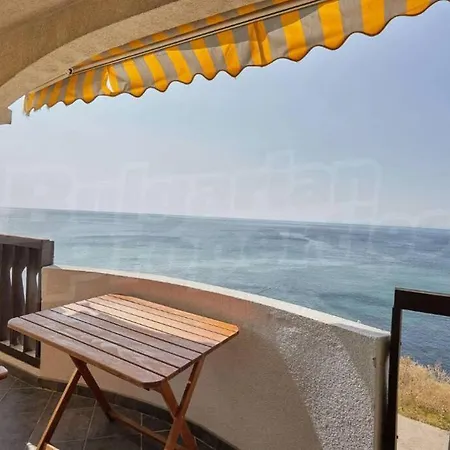 Sun Coast - Stunning Sea Views Apartment *