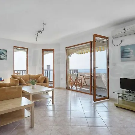 Sun Coast - Stunning Sea Views Daire *